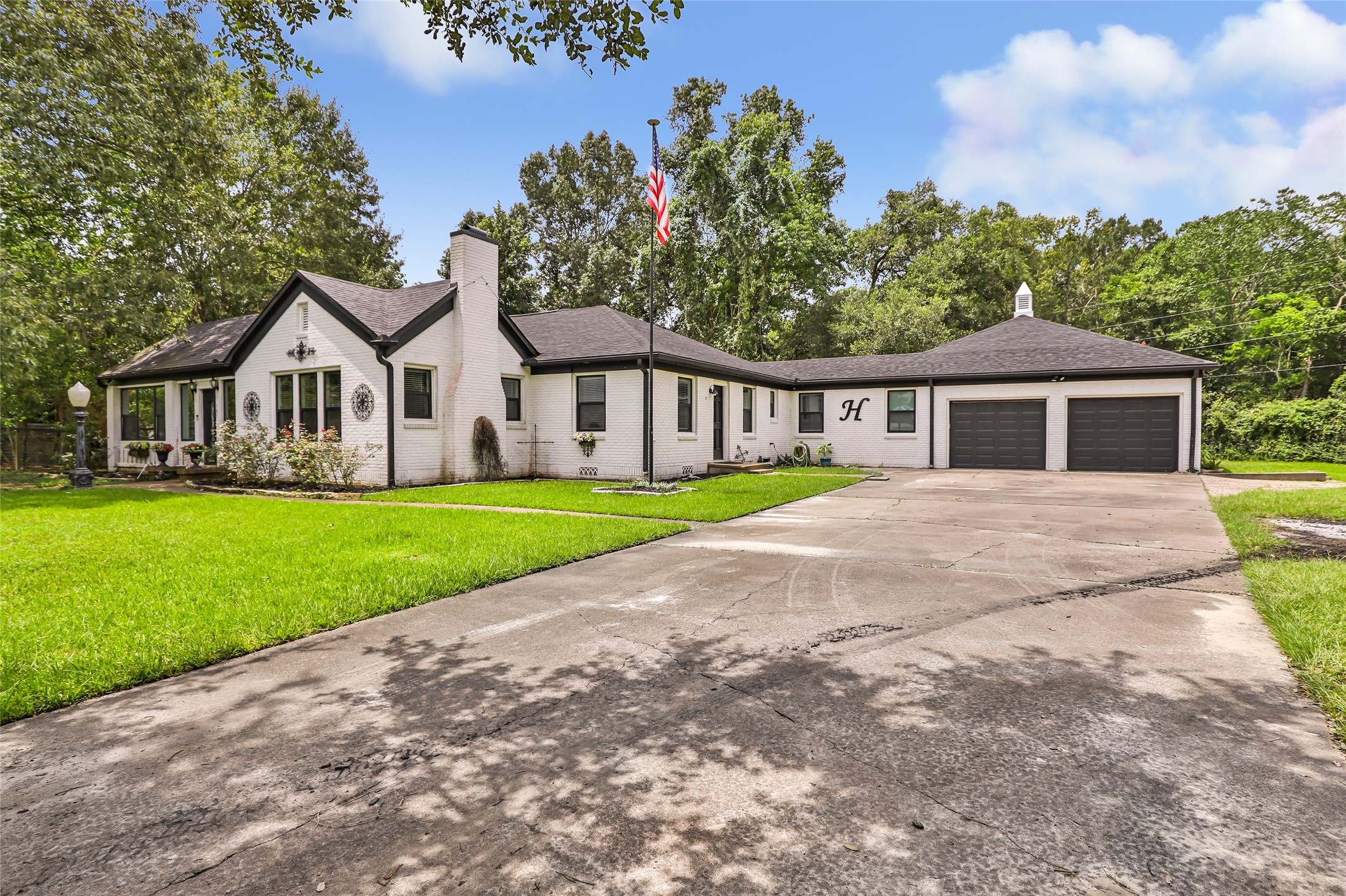 105 Wallisville Road Liberty, TX 77575 - Photo 2 of 43