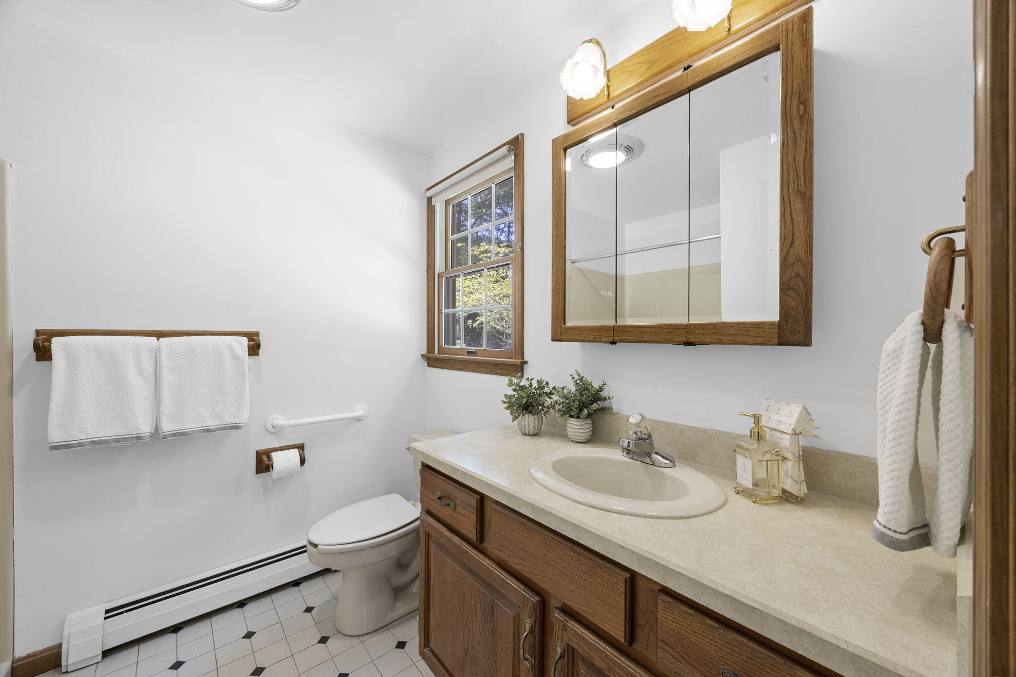 19 Fishermans Landing Road Brewster, MA 02631 - Photo 27 of 58 Primary Bath