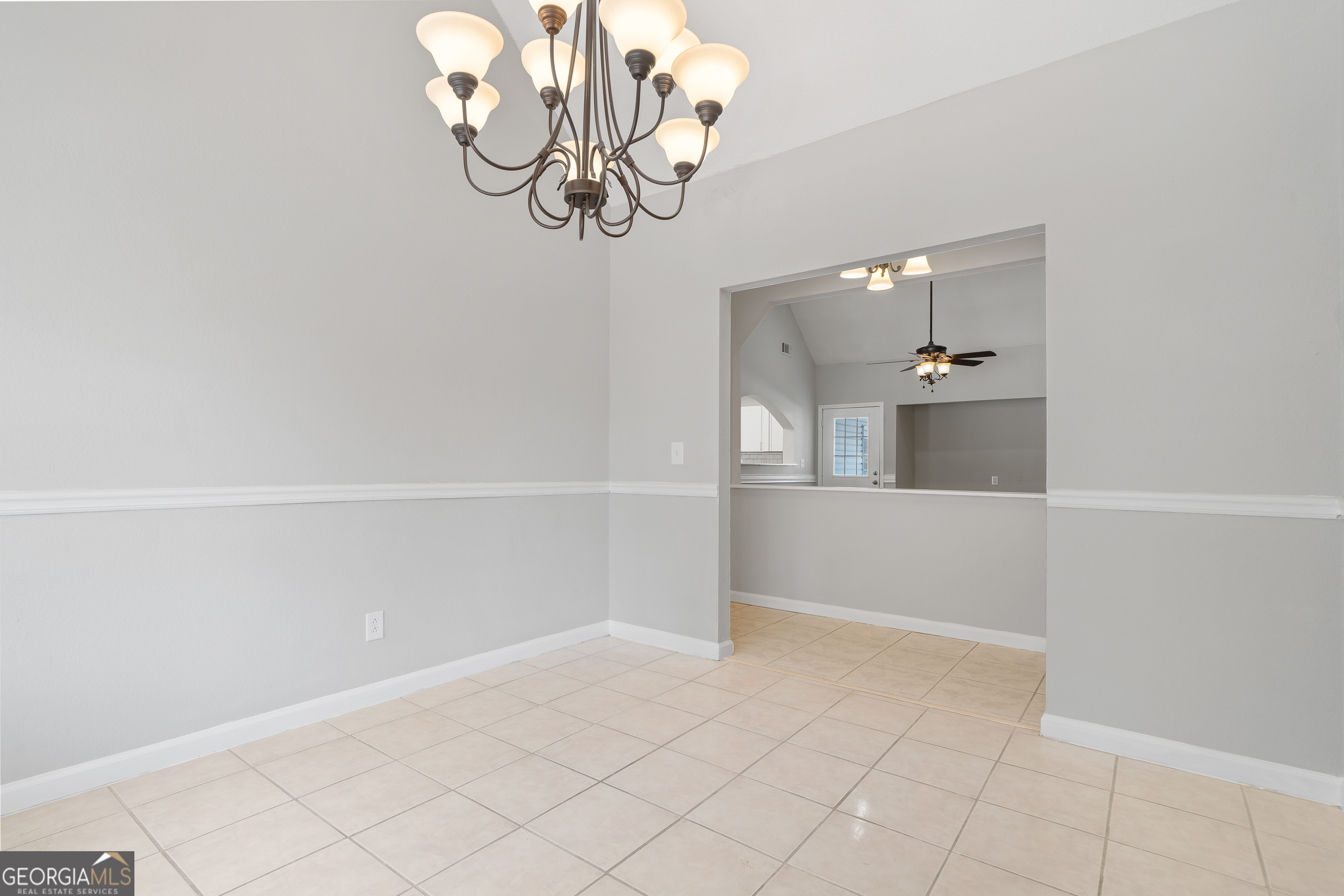 7513 Columbus Road Lizella, GA 31052 - Photo 14 of 54 a view of a room with shelf