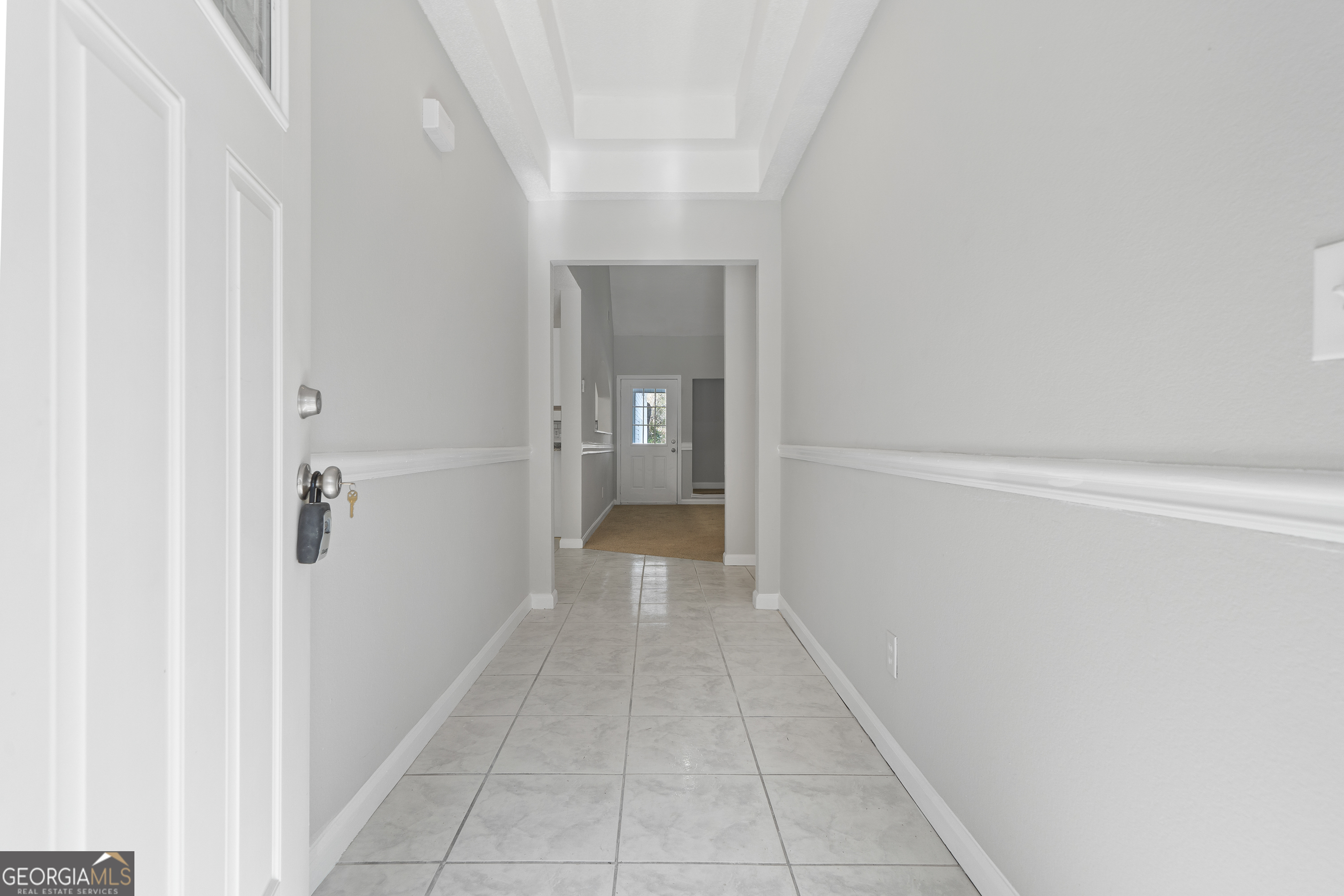 7513 Columbus Road Lizella, GA 31052 - Photo 3 of 54 a view of a hallway