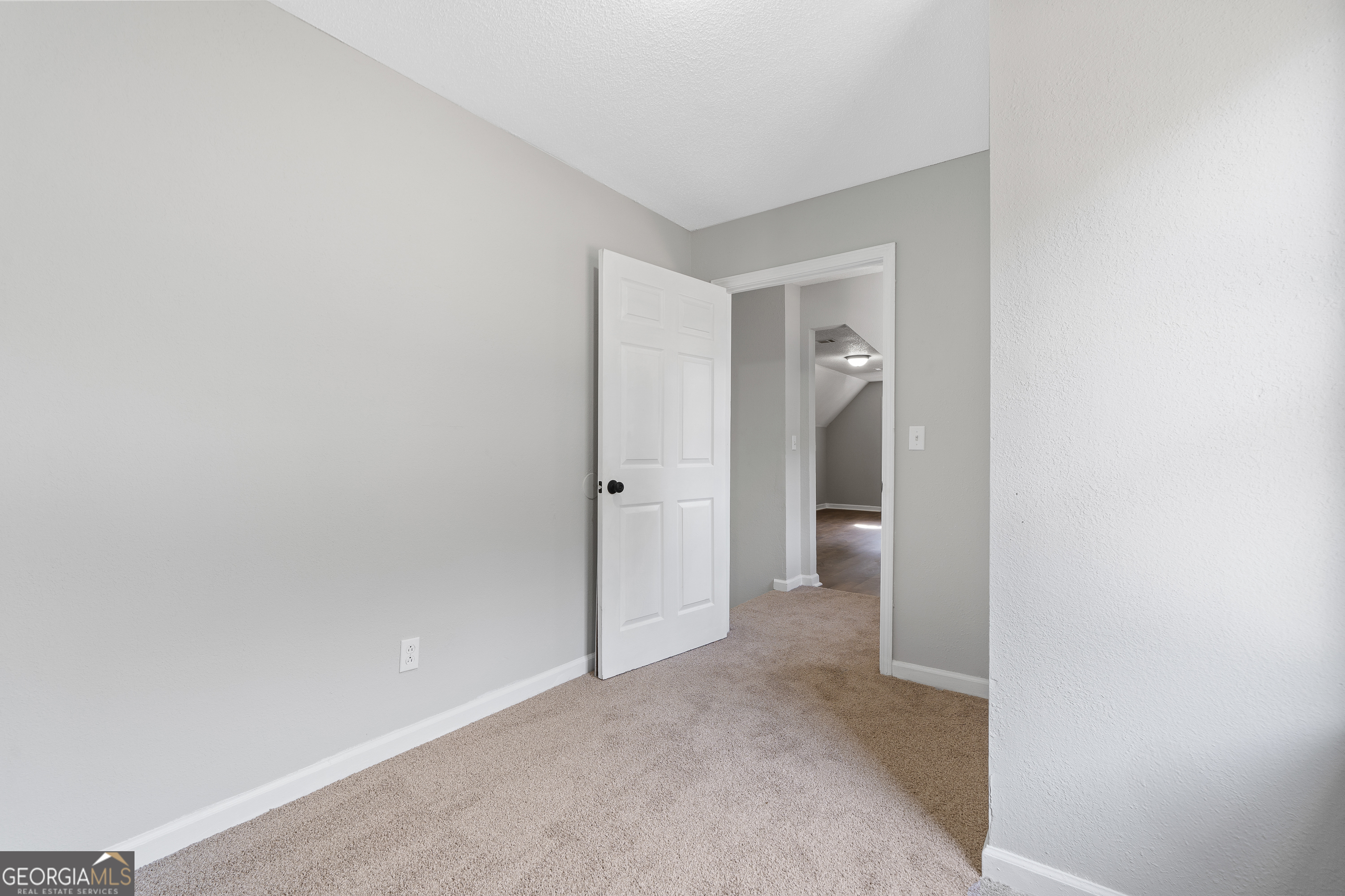 7513 Columbus Road Lizella, GA 31052 - Photo 44 of 54 a view of an empty room and fire place