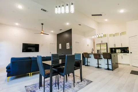 $2,500 | 4523 Solar Lane, Dallas, TX 75216