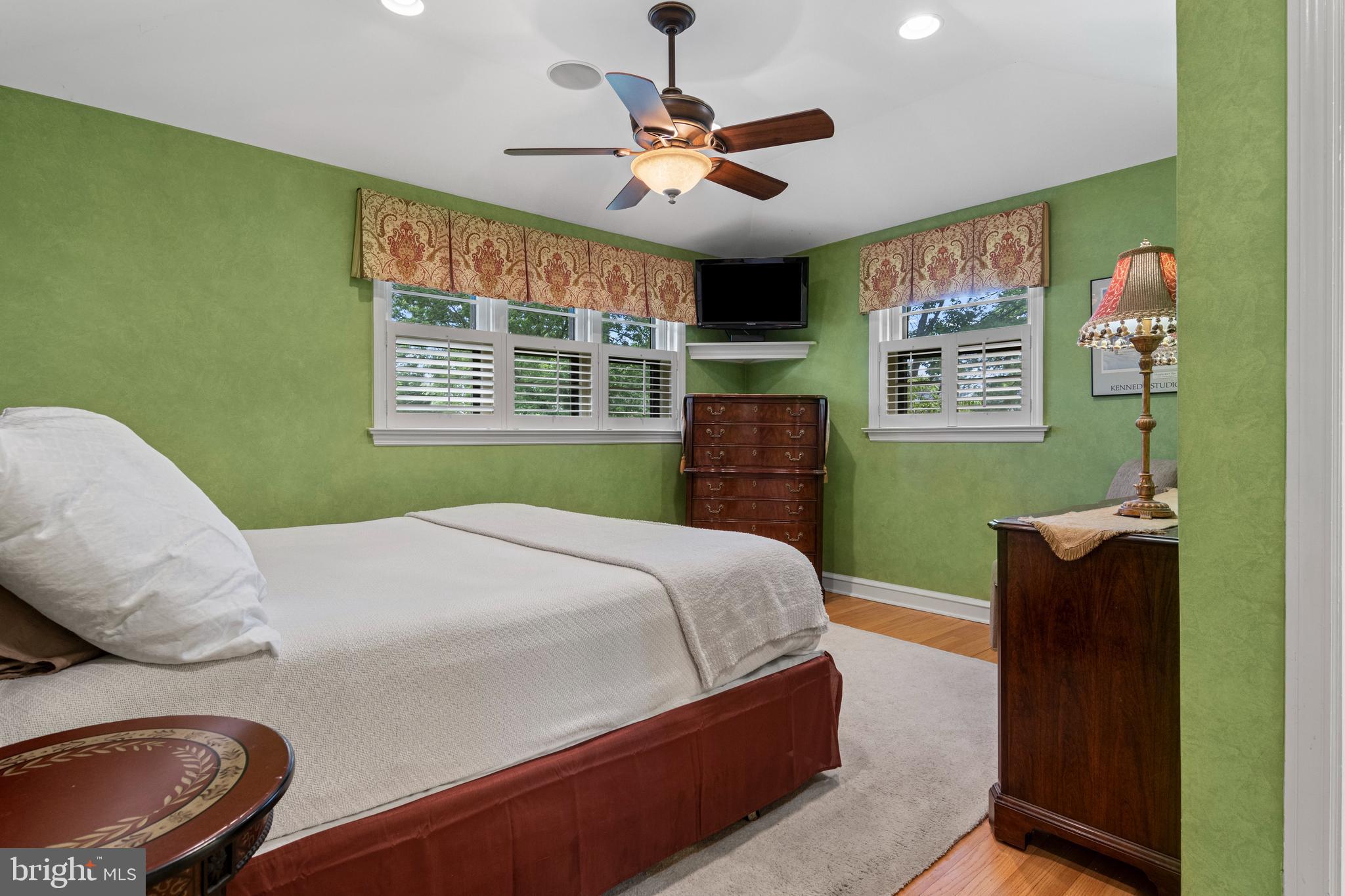 413 Hawthorne Road Wallingford, PA 19086 - Photo 28 of 52 a bedroom with a bed and a dresser