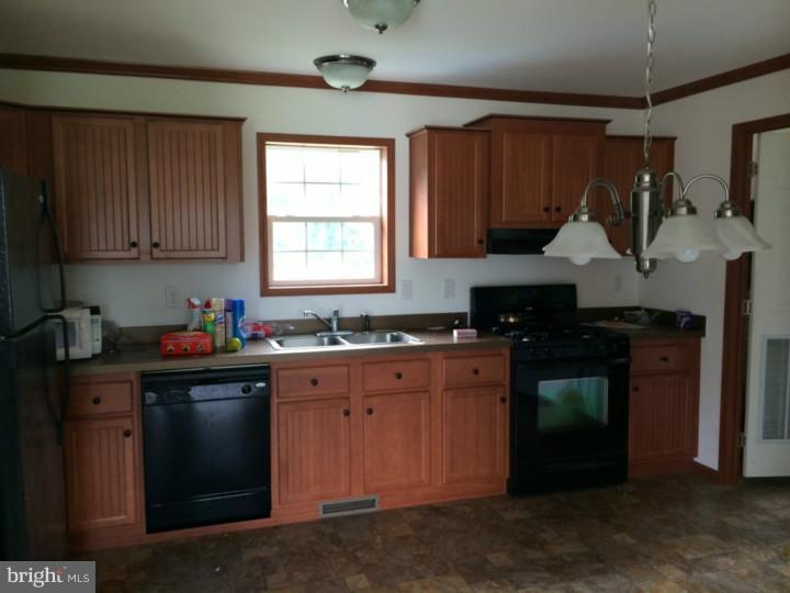 34 Station Road Leesburg, NJ 08327 - Photo 4 of 14