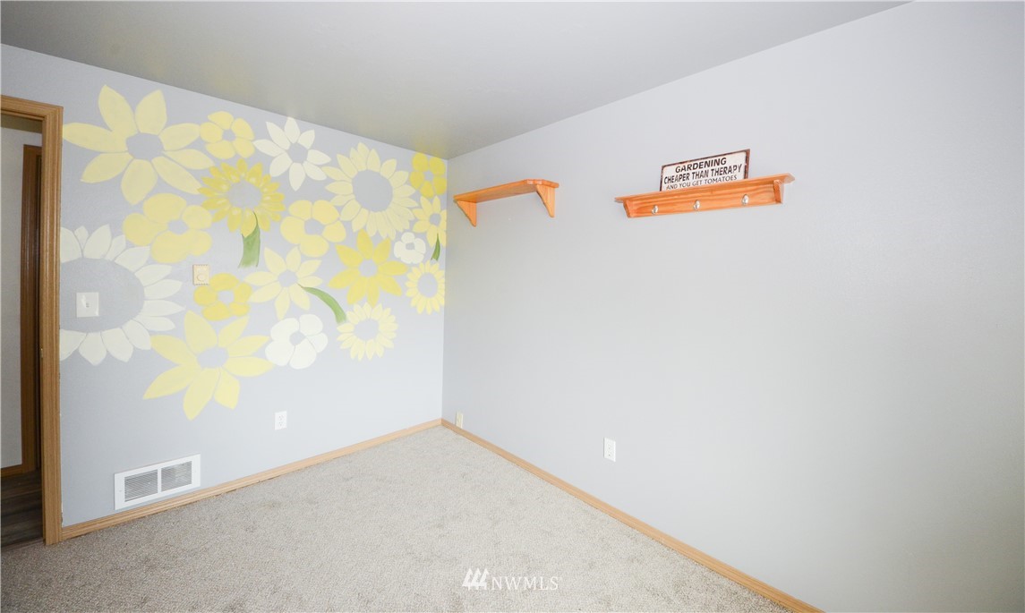 18139 Sunshine Lane Southwest Rochester, WA 98579 - Photo 11 of 19