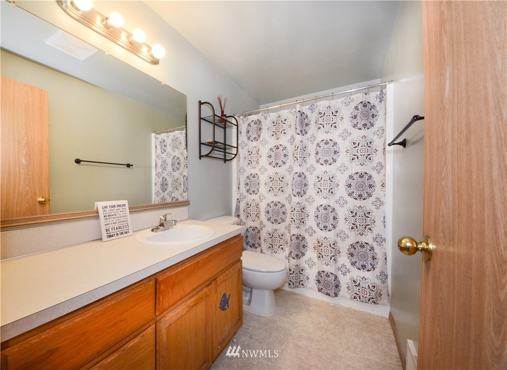 18139 Sunshine Lane Southwest Rochester, WA 98579 - Photo 12 of 19