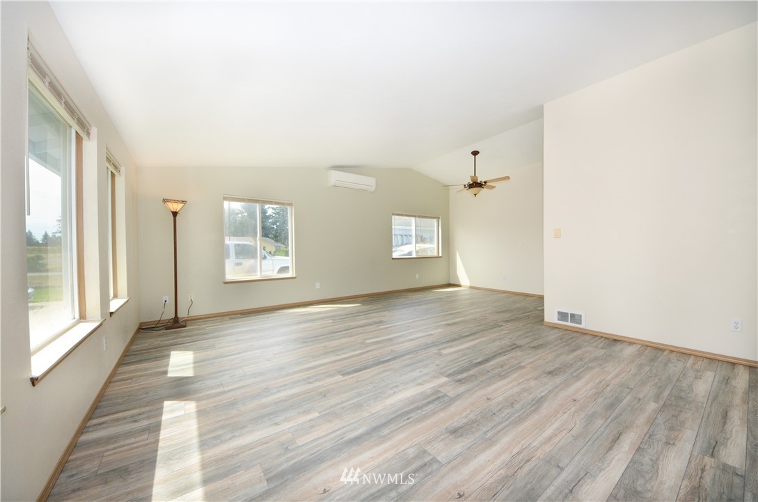 18139 Sunshine Lane Southwest Rochester, WA 98579 - Photo 3 of 19