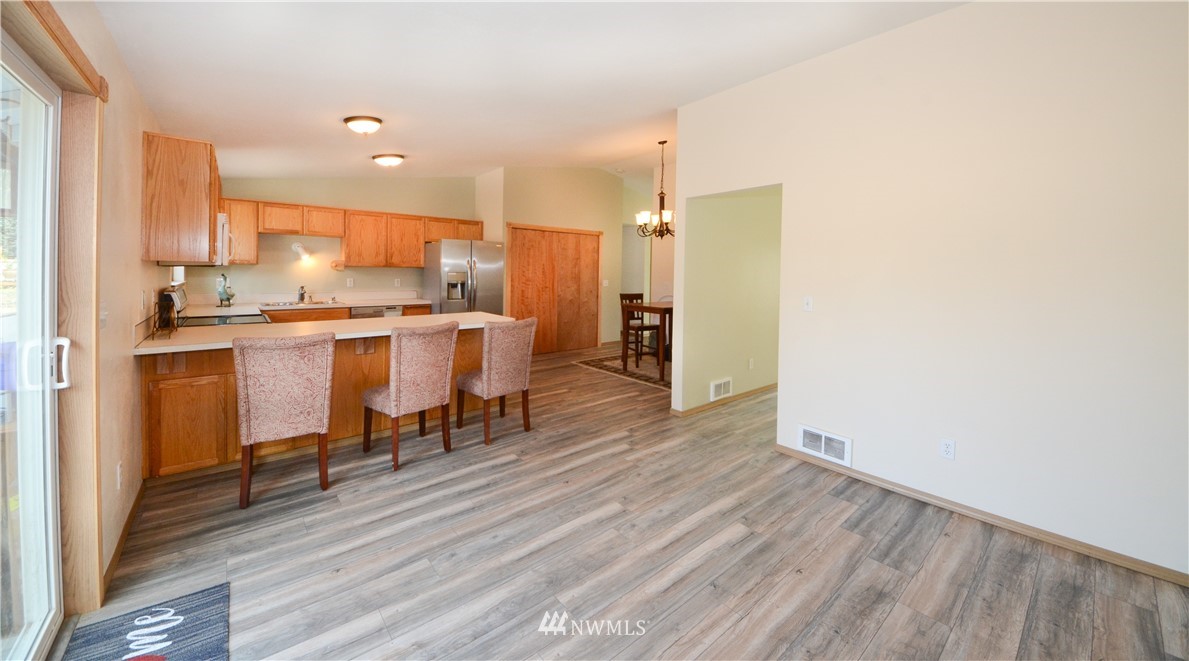 18139 Sunshine Lane Southwest Rochester, WA 98579 - Photo 4 of 19