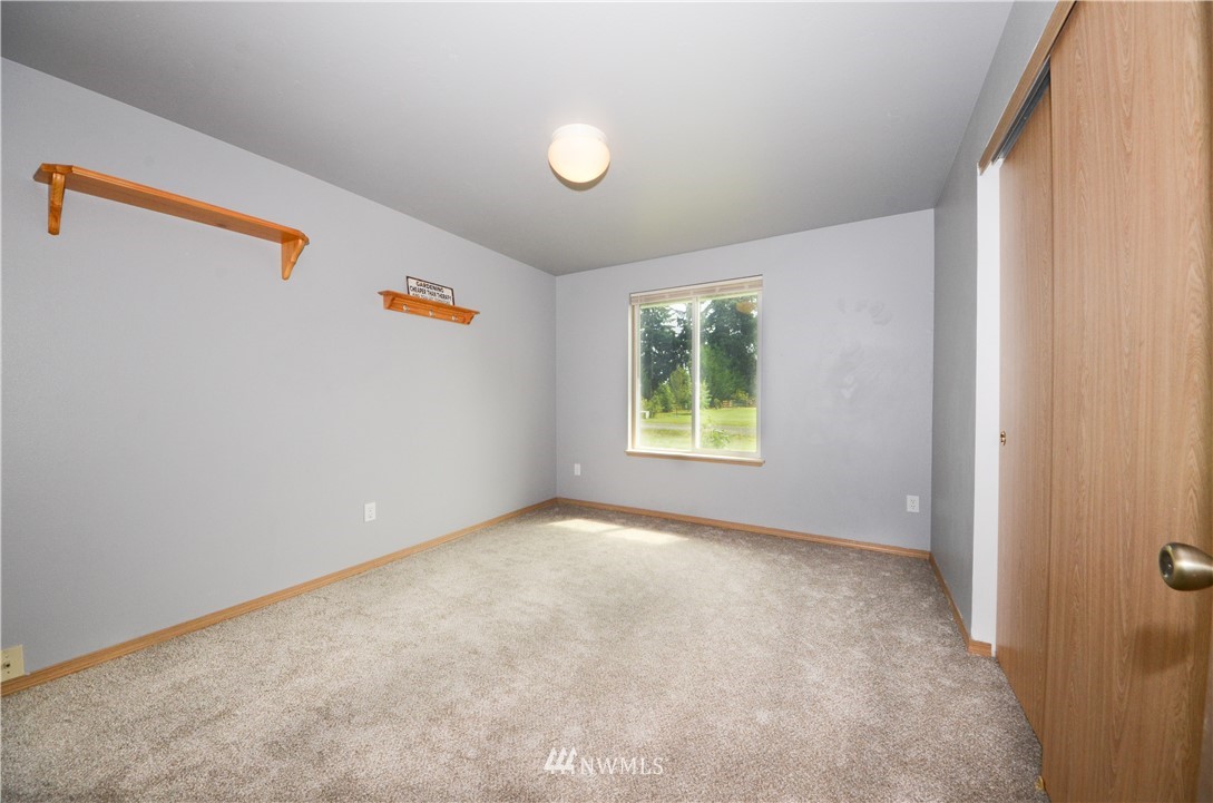18139 Sunshine Lane Southwest Rochester, WA 98579 - Photo 10 of 19