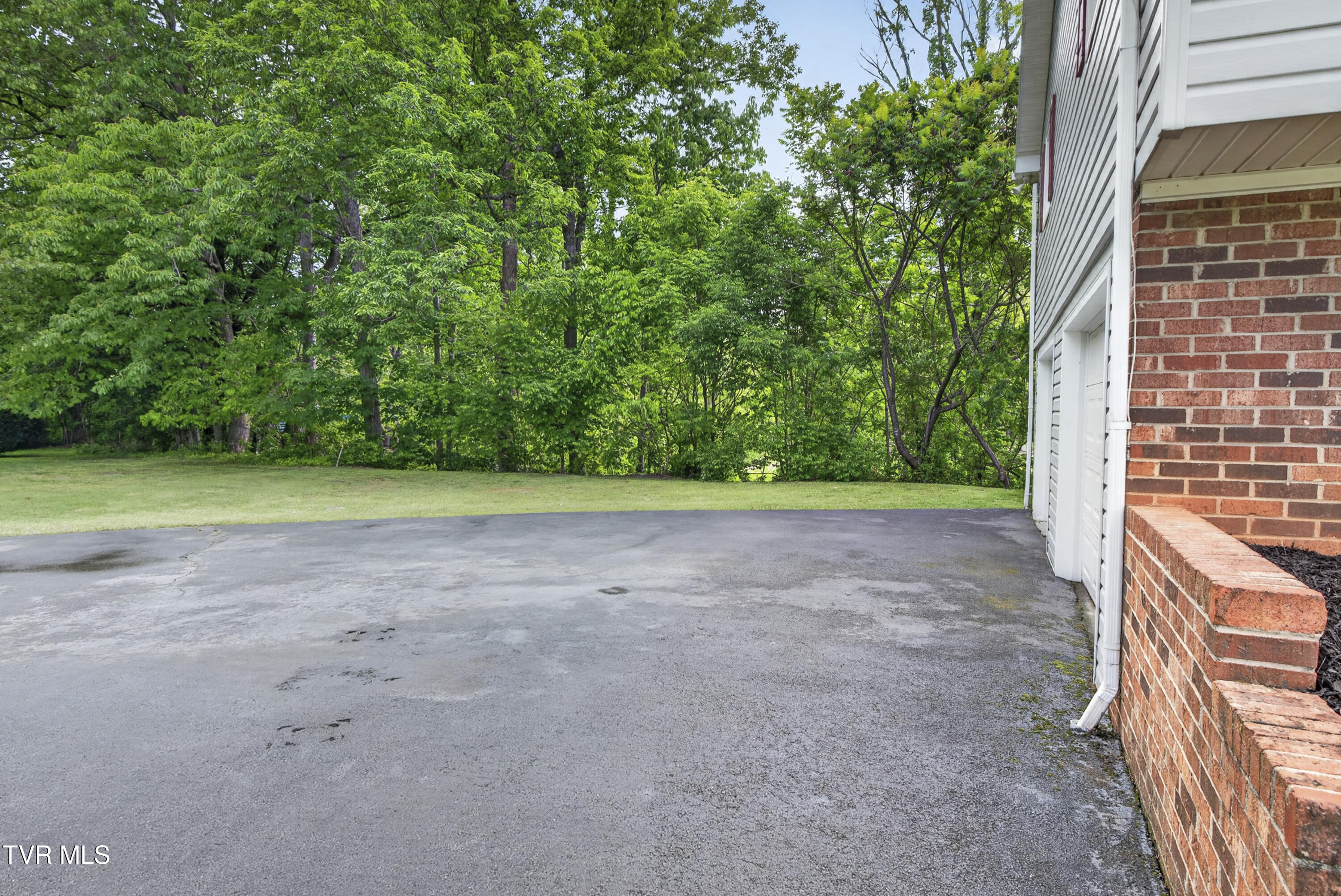 142 Backer Lane Damascus, VA 24236 - Photo 59 of 67 142-Backer-Ln-Damascus-VA Cynthia-Routon