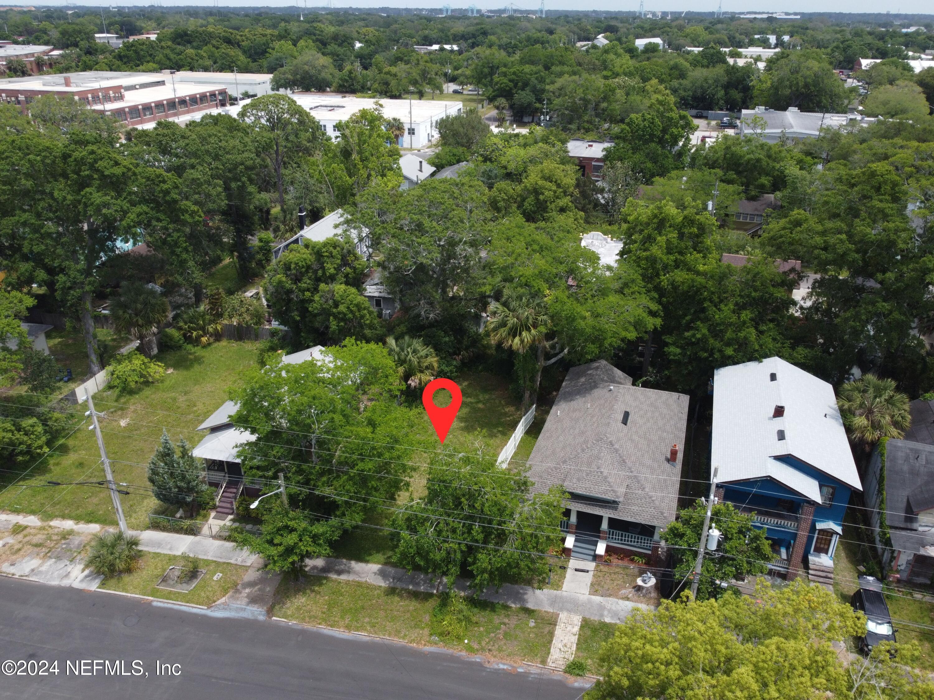 2027 North Market St