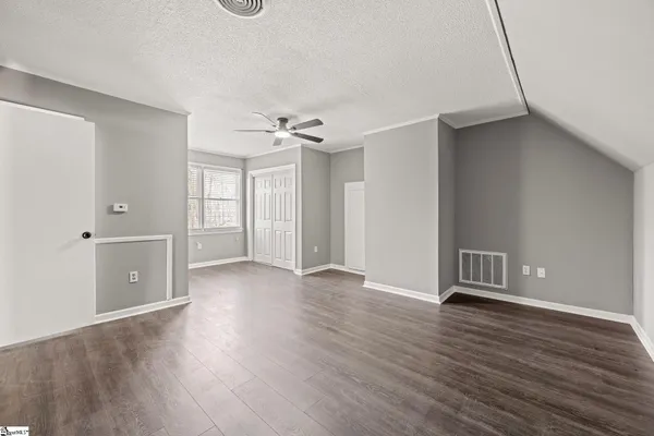 $479,900 | 390 State Rd S-30-751, Laurens, SC 29360