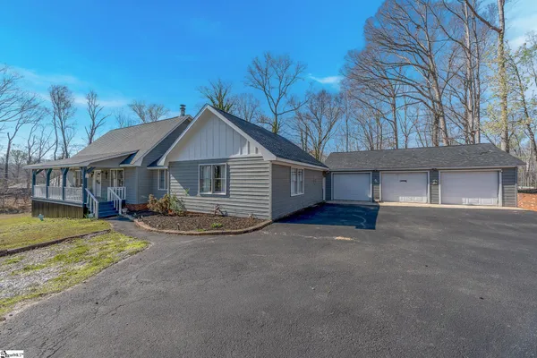 $479,900 | 390 State Rd S-30-751, Laurens, SC 29360