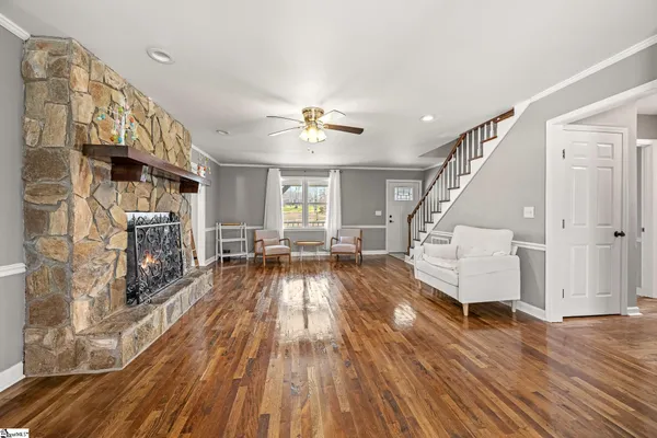 $479,900 | 390 State Rd S-30-751, Laurens, SC 29360