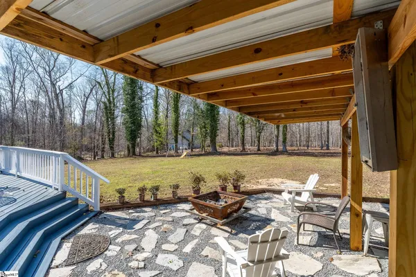 $479,900 | 390 State Rd S-30-751, Laurens, SC 29360