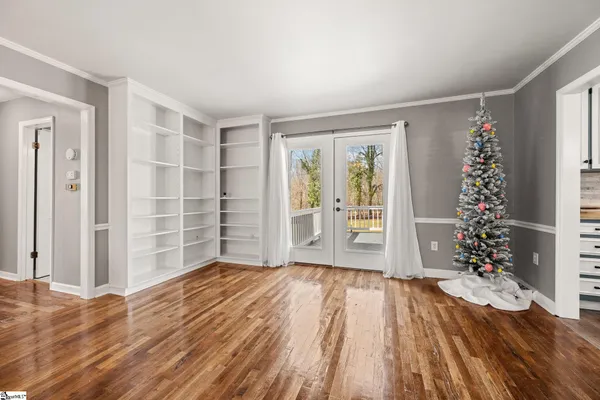 $479,900 | 390 State Rd S-30-751, Laurens, SC 29360