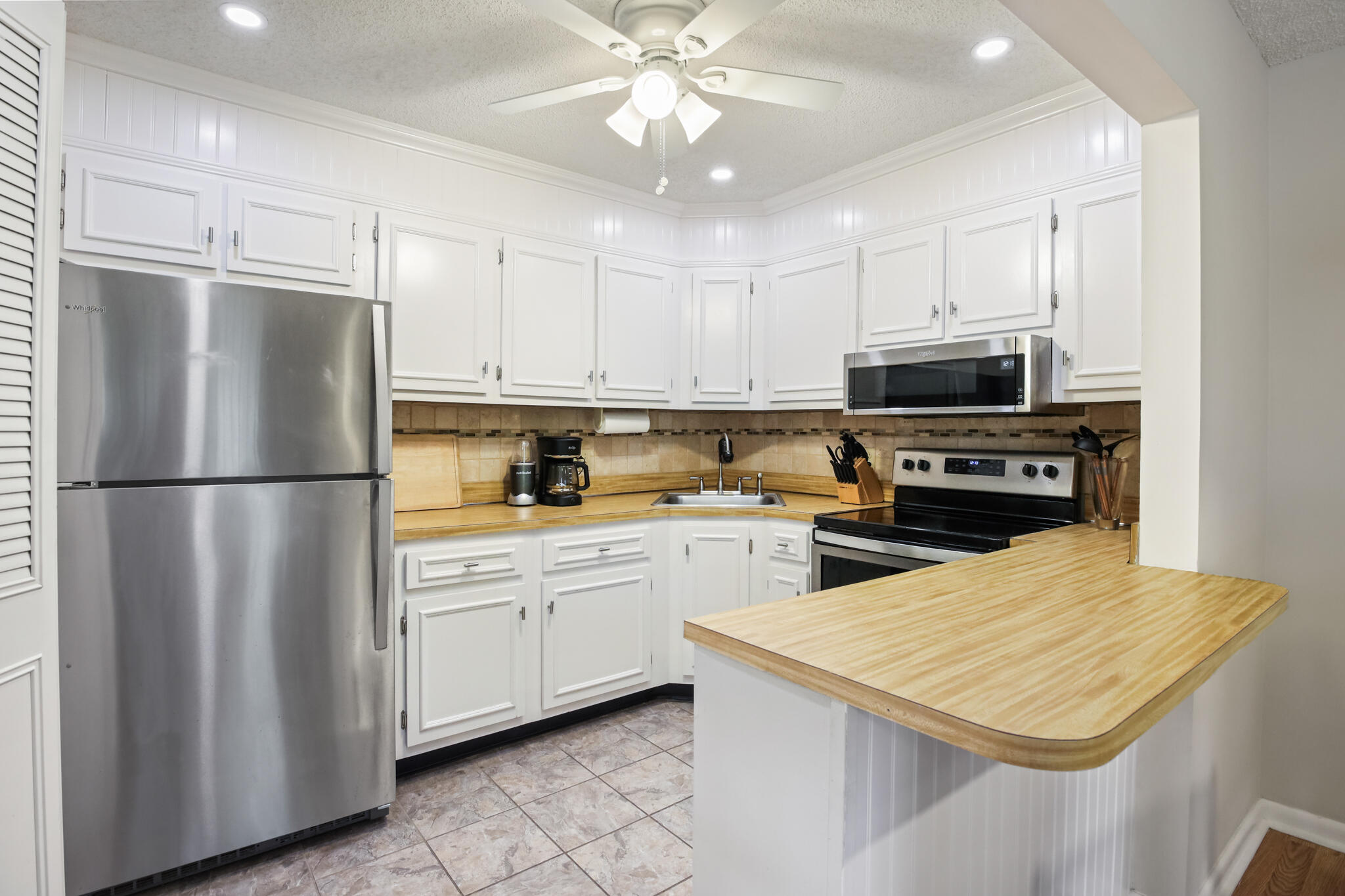 321 Pine Ridge Circle, Unit C2 Greenacres, FL 33463 - Photo 7 of 29 KITCHEN