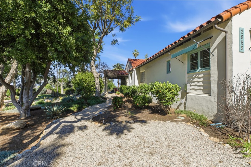 2855 McAllister Street Riverside, CA 92503 - Photo 6 of 75