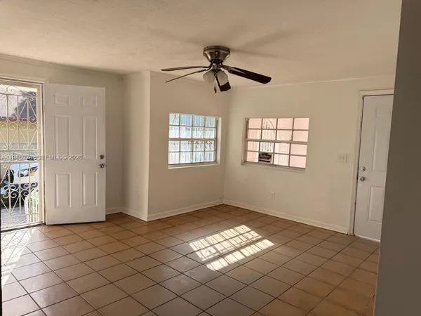 $2,800 | 409 Northwest 33rd Street, Unit 1, Miami, FL 33127