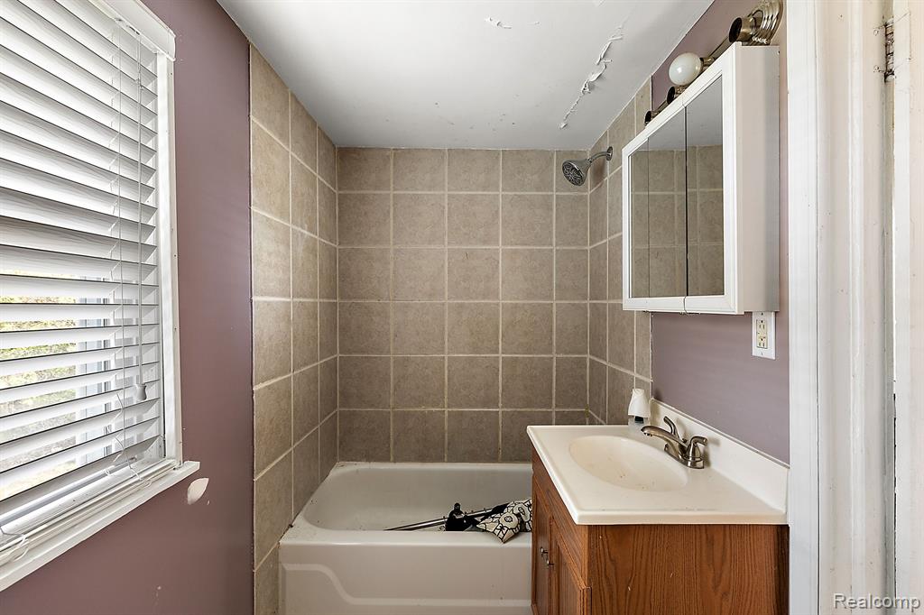 8360 East 13 Mile Road Warren, MI 48093 - Photo 30 of 37 Gallery Image 30