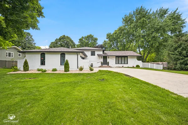$625,000 | 11-s528 Book Road, Naperville, IL 60564