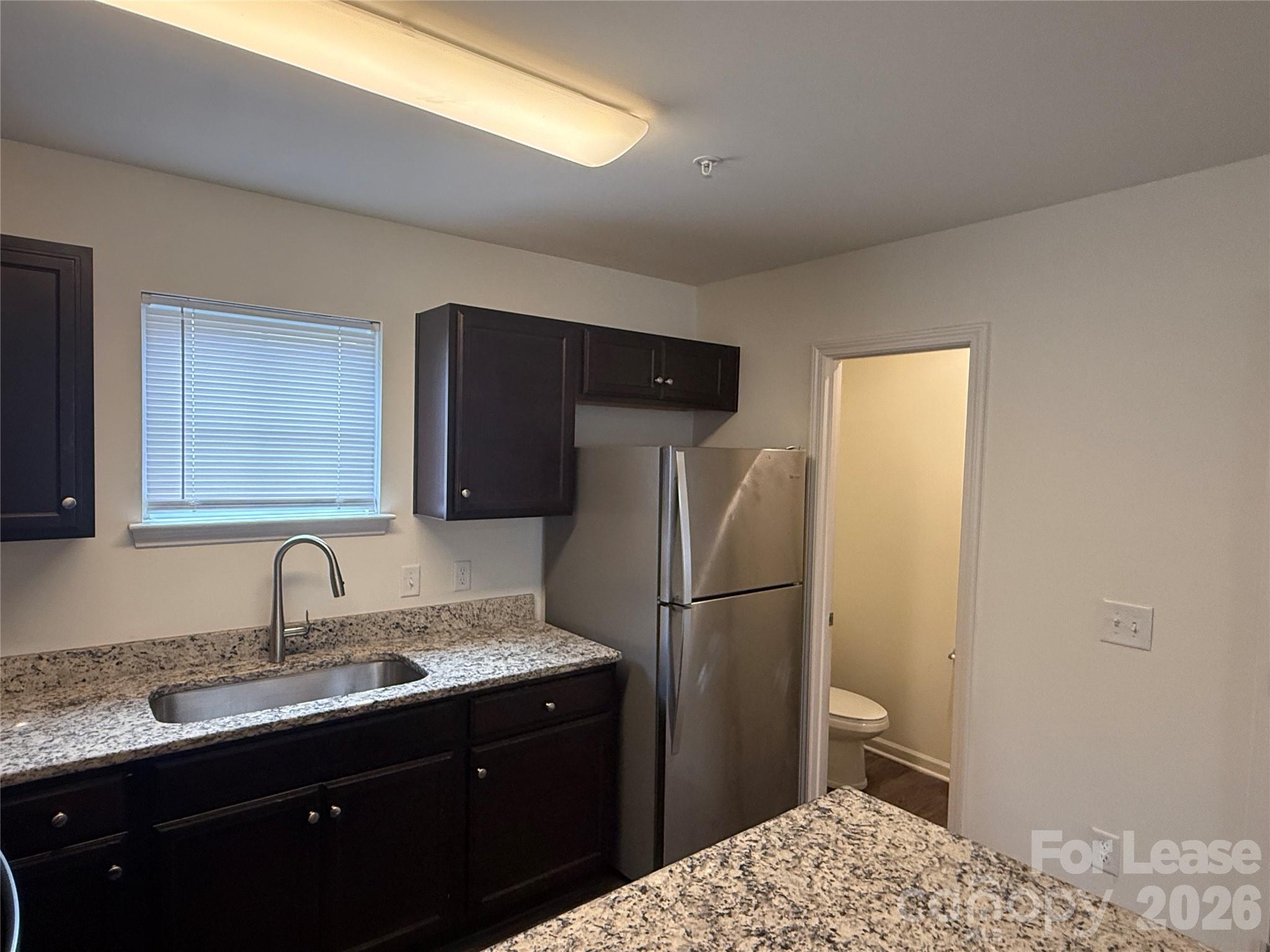 2021 Oakdale Road, Unit M Charlotte, NC 28216 - Photo 3 of 10 Gallery Image 3