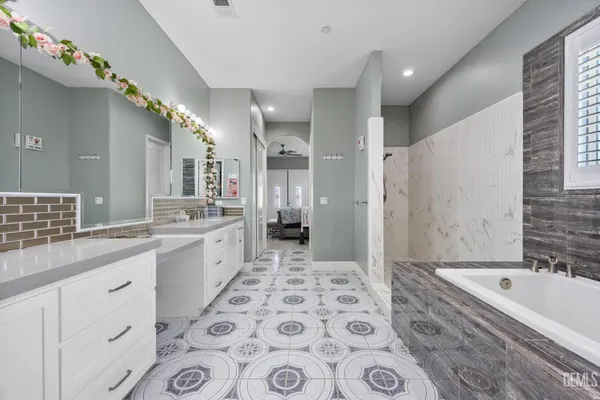 $1,149,999 | Undisclosed Address, Bakersfield, CA 93307