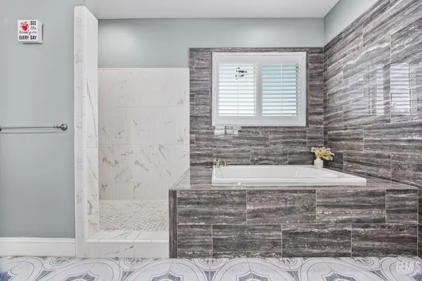 $1,149,999 | Undisclosed Address, Bakersfield, CA 93307