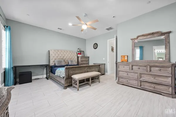 $1,149,999 | Undisclosed Address, Bakersfield, CA 93307