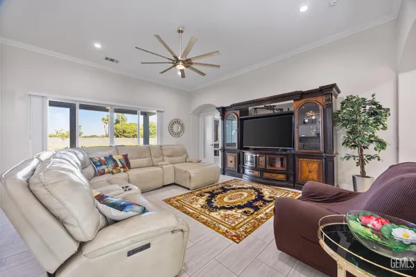 $1,149,999 | Undisclosed Address, Bakersfield, CA 93307