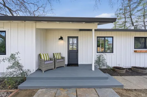 $2,495,000 | 1123 Oak Avenue, St. Helena, CA 94574