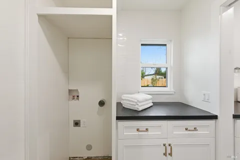 $2,495,000 | 1123 Oak Avenue, St. Helena, CA 94574