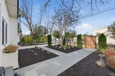 $2,495,000 | 1123 Oak Avenue, St. Helena, CA 94574
