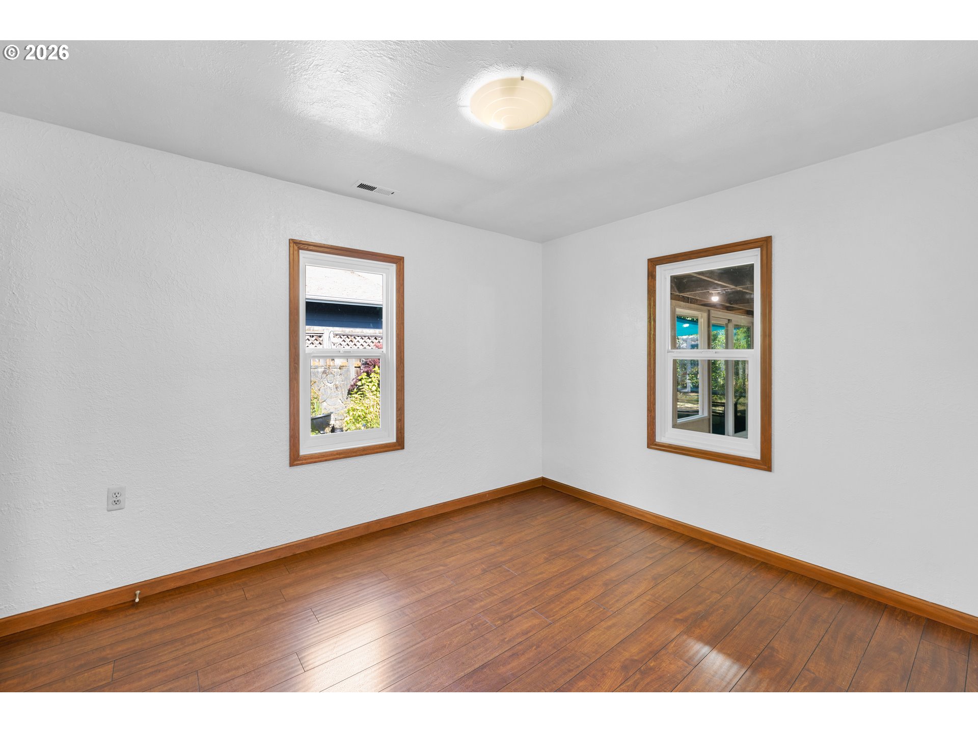 915 North Locust Street Canby, OR 97013 - Photo 19 of 35