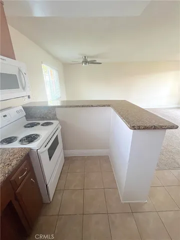 $2,195 | 931 West 19th Street, Unit 31, Costa Mesa, CA 92627