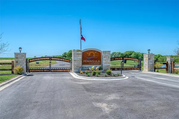 a view of a big room with a swimming pool