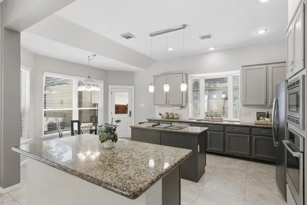 $649,999 | 23 Sparklewood Place, The Woodlands, TX 77381