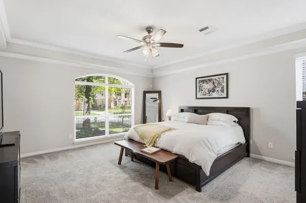 $649,999 | 23 Sparklewood Place, The Woodlands, TX 77381