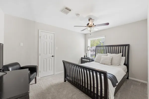 $649,999 | 23 Sparklewood Place, The Woodlands, TX 77381