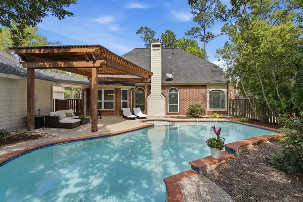 $649,999 | 23 Sparklewood Place, The Woodlands, TX 77381