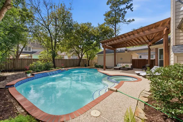 $649,999 | 23 Sparklewood Place, The Woodlands, TX 77381