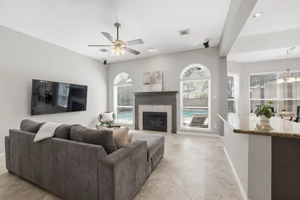 $649,999 | 23 Sparklewood Place, The Woodlands, TX 77381