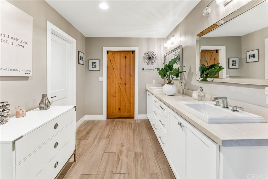 720 Sandpiper Drive Seal Beach, CA 90740 - Photo 23 of 69 Master Suite bathroom detail.