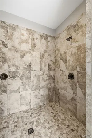$725,000 | 5803 Forest Drive, Hillsboro, MO 63050