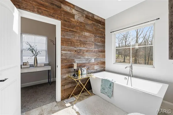 $725,000 | 5803 Forest Drive, Hillsboro, MO 63050