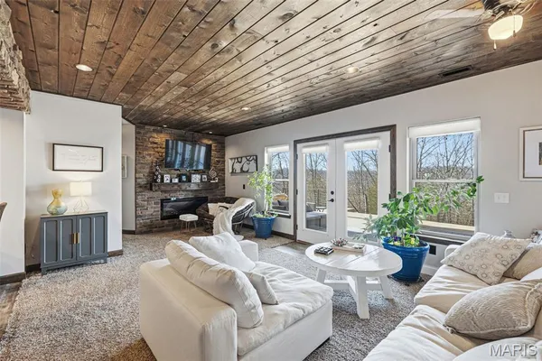 $725,000 | 5803 Forest Drive, Hillsboro, MO 63050