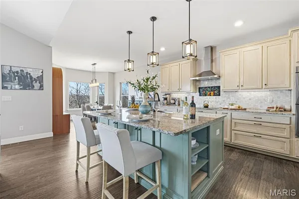 $725,000 | 5803 Forest Drive, Hillsboro, MO 63050