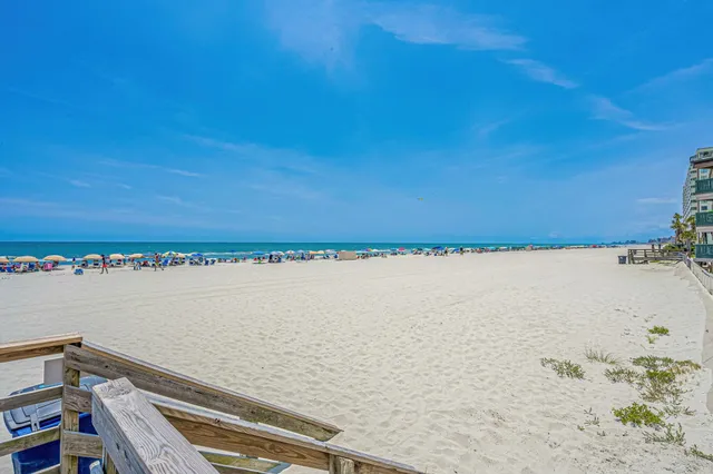 $299,900 | 9520 Shore Drive, Unit 3D, Myrtle Beach, SC 29572