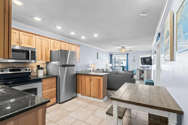 $299,900 | 9520 Shore Drive, Unit 3D, Myrtle Beach, SC 29572