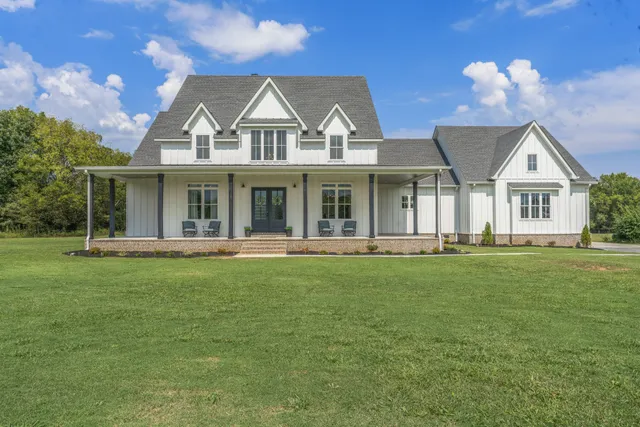 $1,690,000 | 3380 Midland Acrs Drive, Bell Buckle, TN 37020